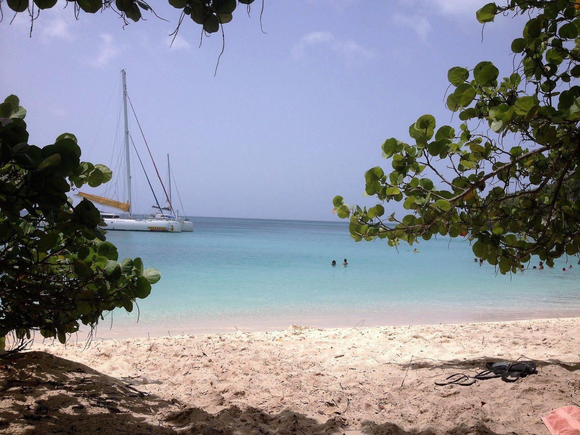 Ti.Maanga Vue Mer Pieds Dans L'Eau Apartment Saint-Francois  Exterior photo