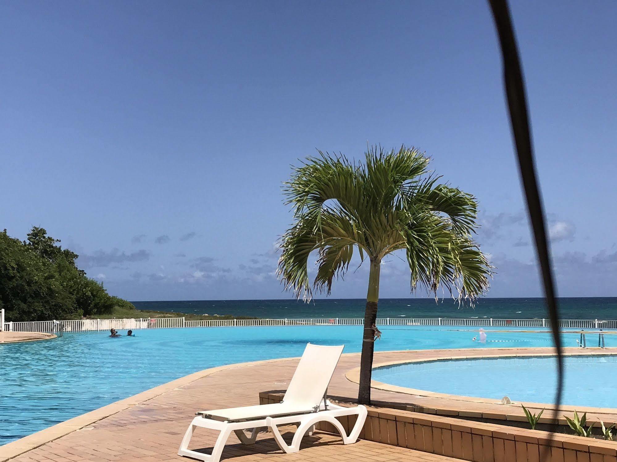 Ti.Maanga Vue Mer Pieds Dans L'Eau Apartment Saint-Francois  Exterior photo