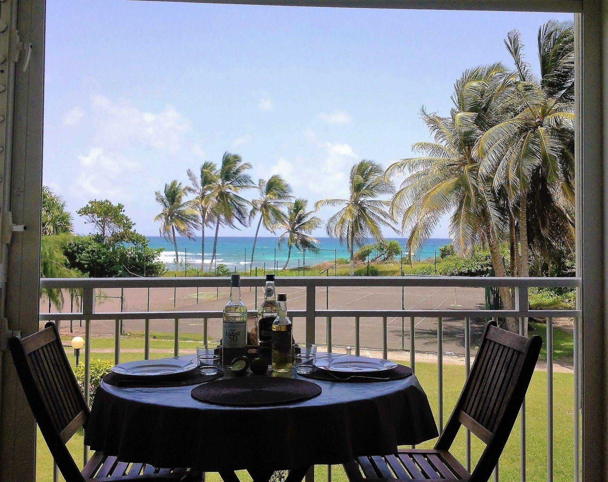 Ti.Maanga Vue Mer Pieds Dans L'Eau Apartment Saint-Francois  Exterior photo